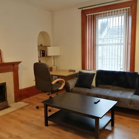 Stylish One Bed Flat With Private Parking Lägenhet Aberdeen Exteriör bild