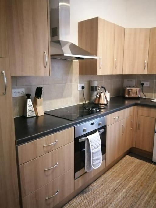 Stylish One Bed Flat With Private Parking Lägenhet Aberdeen Exteriör bild
