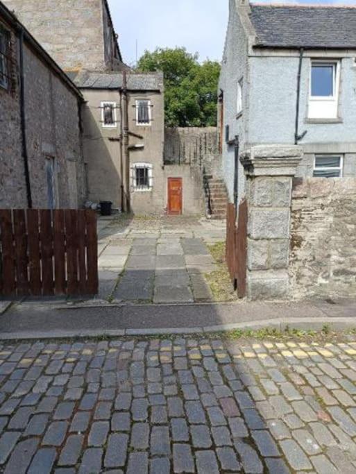 Stylish One Bed Flat With Private Parking Lägenhet Aberdeen Exteriör bild